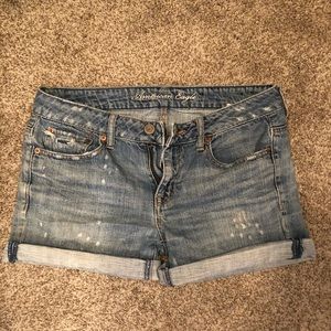 Distressed cutoff shorts